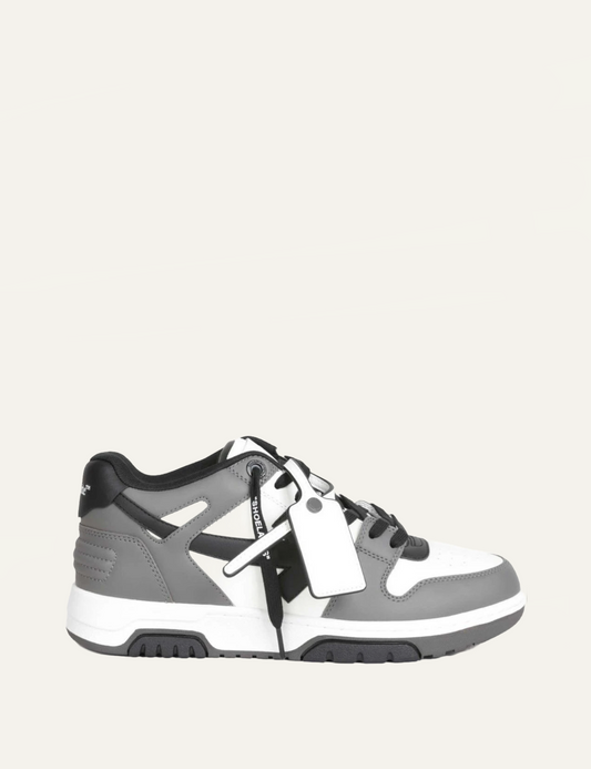 Off-White OOO sneaker white dark grey arrow detail side view