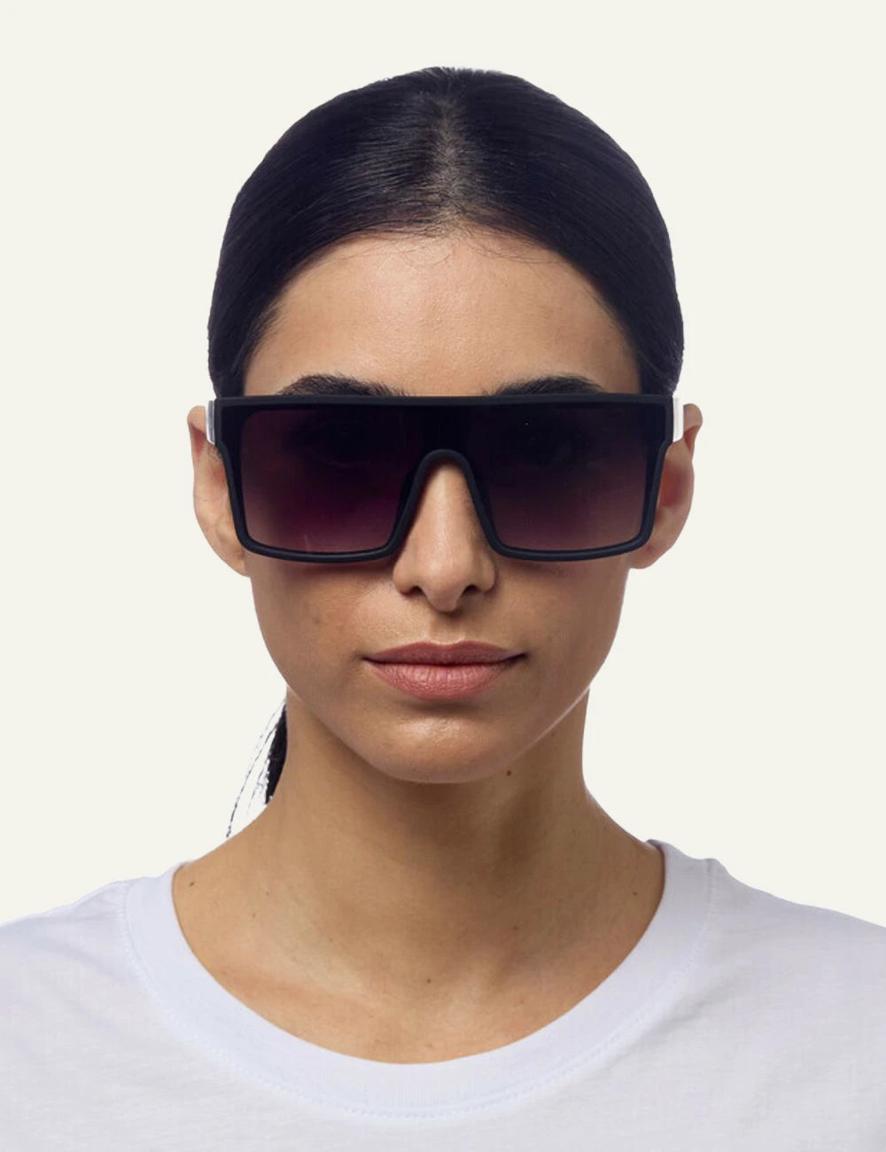 Okkia black oversized shield sunglasses black gradient front model