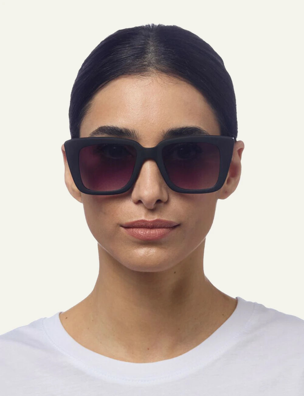 Okkia black cat eye sunglasses gradient front model