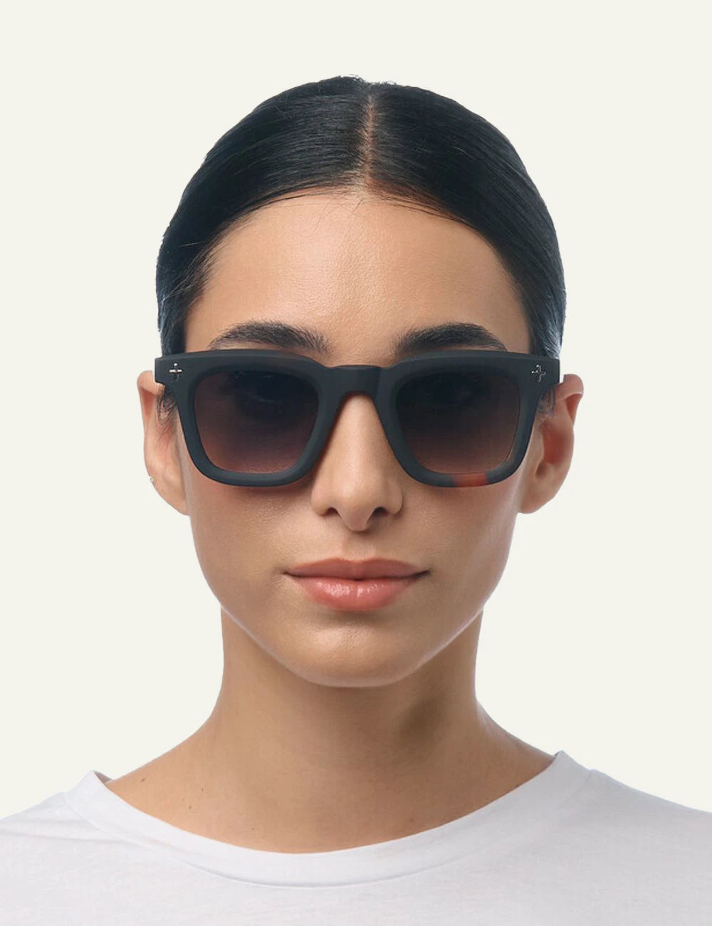 Okkia black havana sunglasses gradient lenses front model