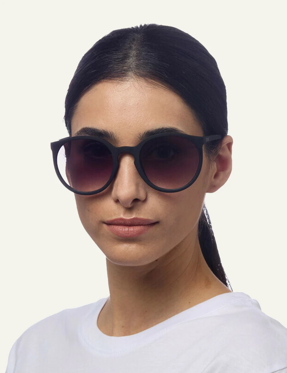 Okkia black round sunglasses gradient front model