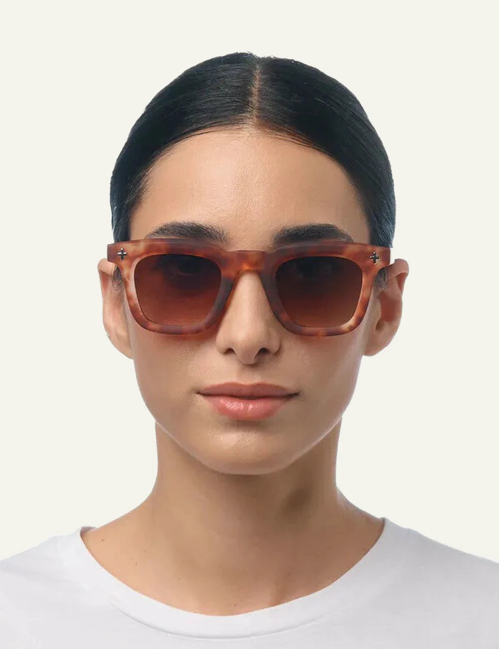 Okkia Firenze sunglasses sahara havana brown gradient front model