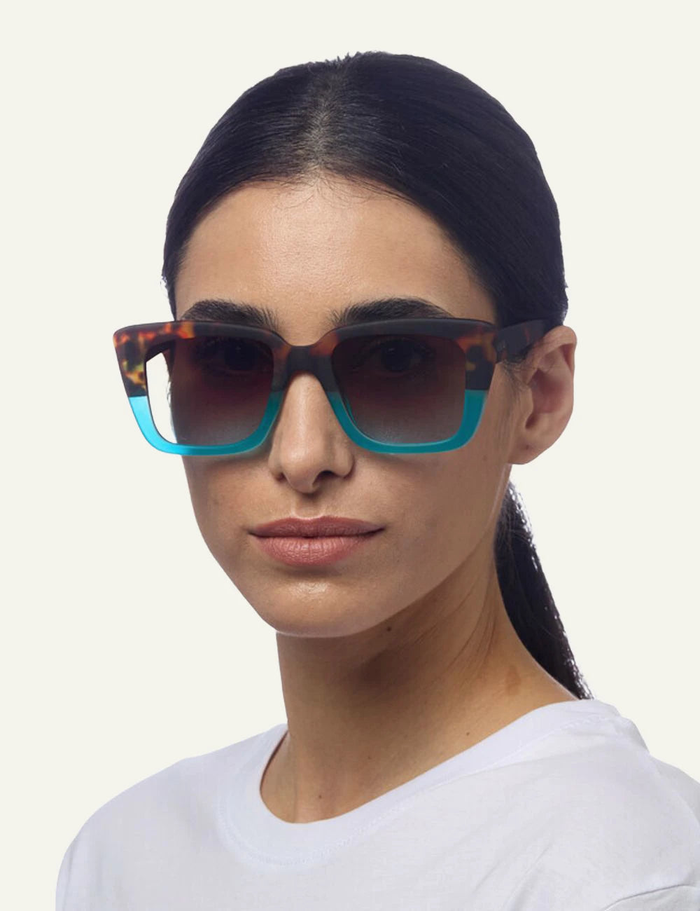 Okkia havana blue cat eye sunglasses gradient front model