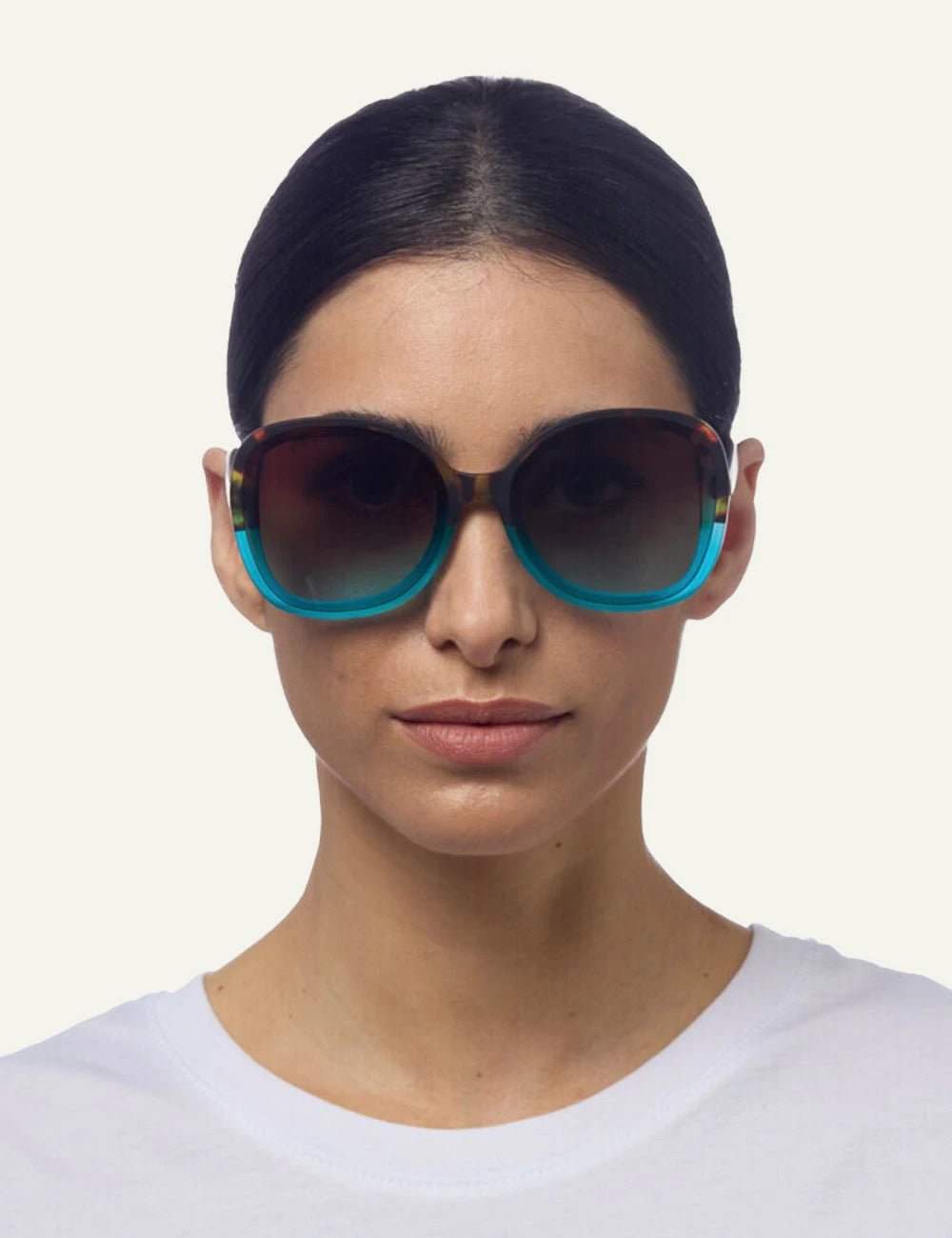 Okkia havana blue oversized sunglasses brown gradient front model