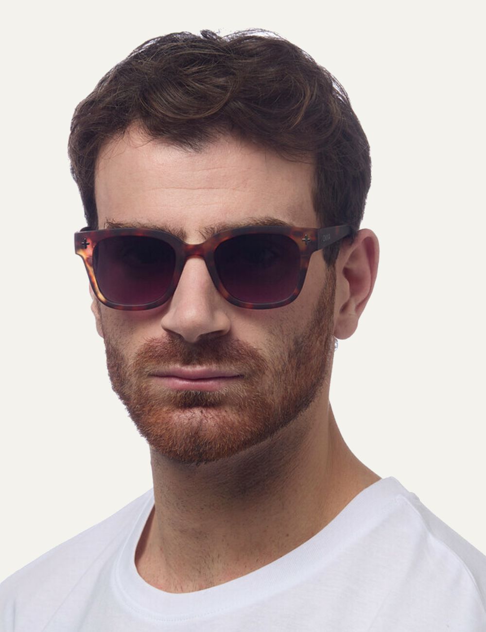 Okkia translucent smoke sunglasses black gradient front man