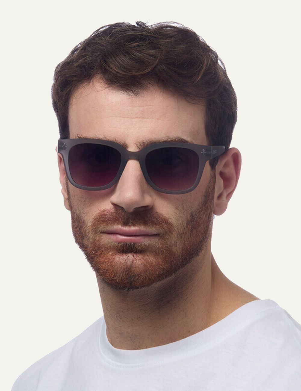 Okkia translucent smoke sunglasses black gradient front man