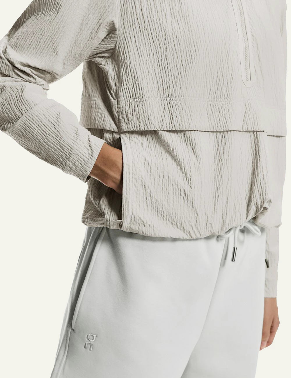 On Courtside 1/2 Zip Eaze beige women pocket