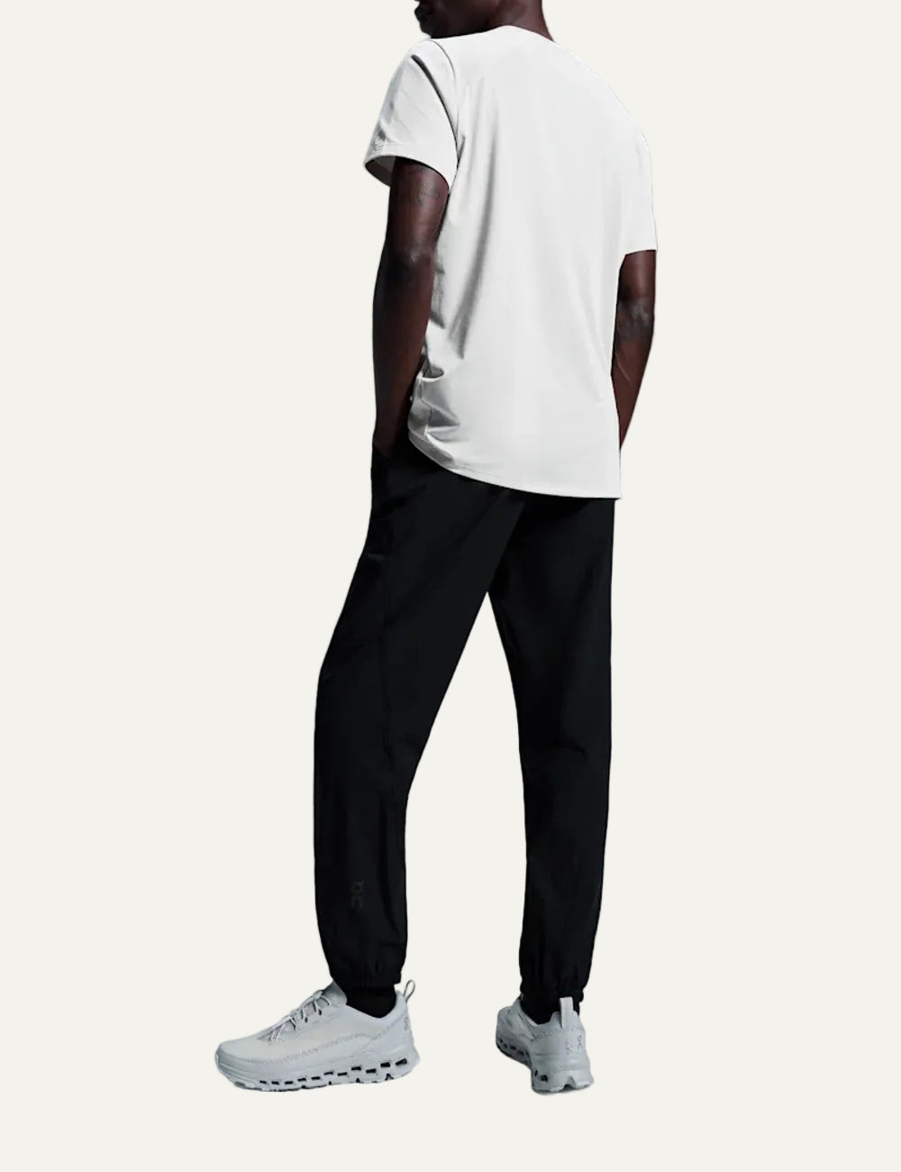 On Focus Pants black training back detail view