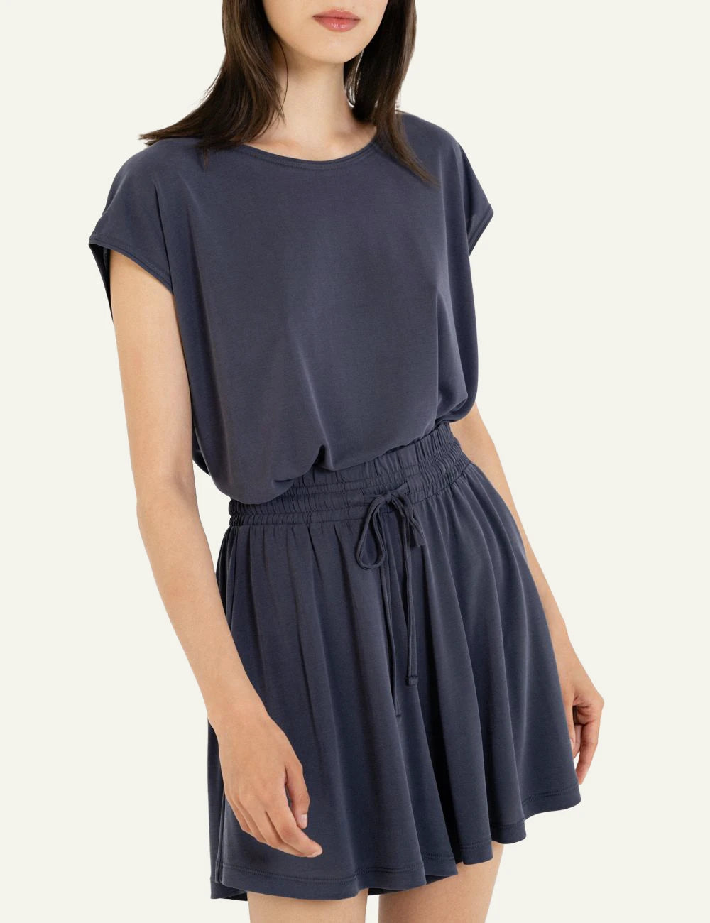 Philosophy basic cupro shorts dark blue relaxed fit front model view
