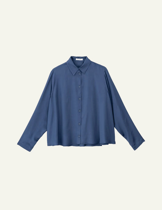 Philosophy blue shirt long sleeve button front clean view