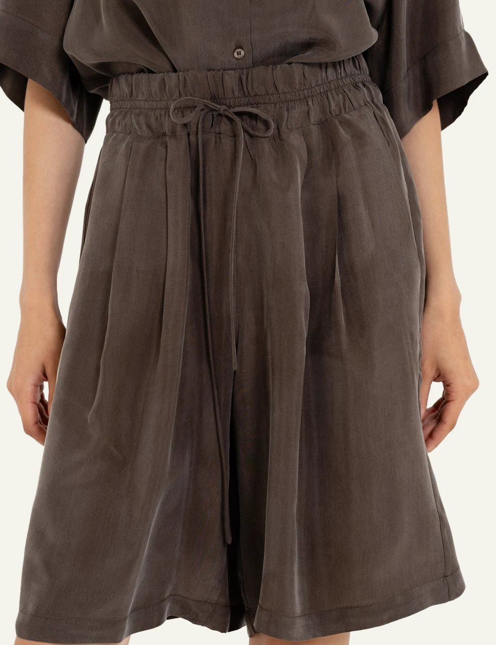 Philosophy cupro shorts brown relaxed fit front model view