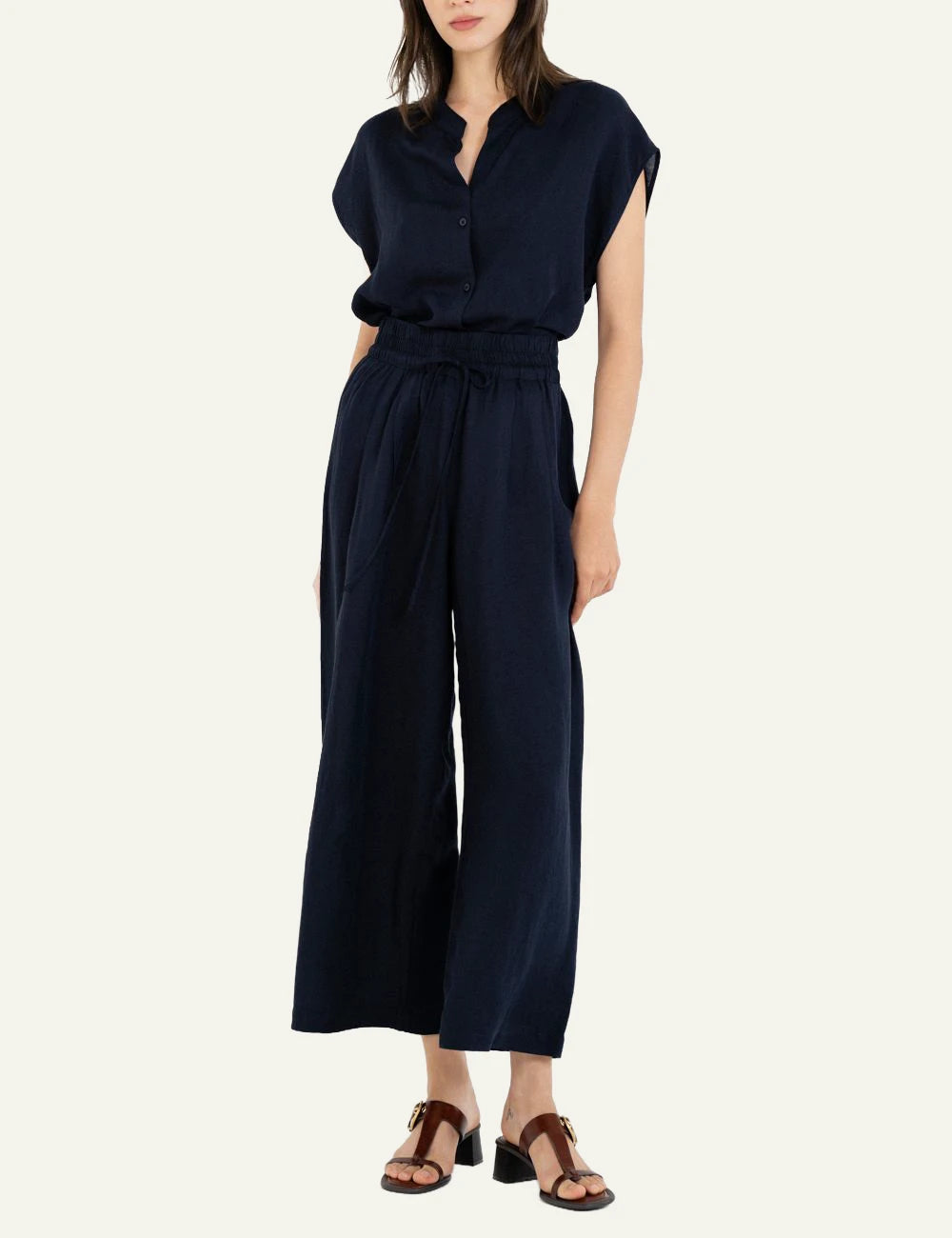 Philosophy gauze jupe culotte blue black model full look front