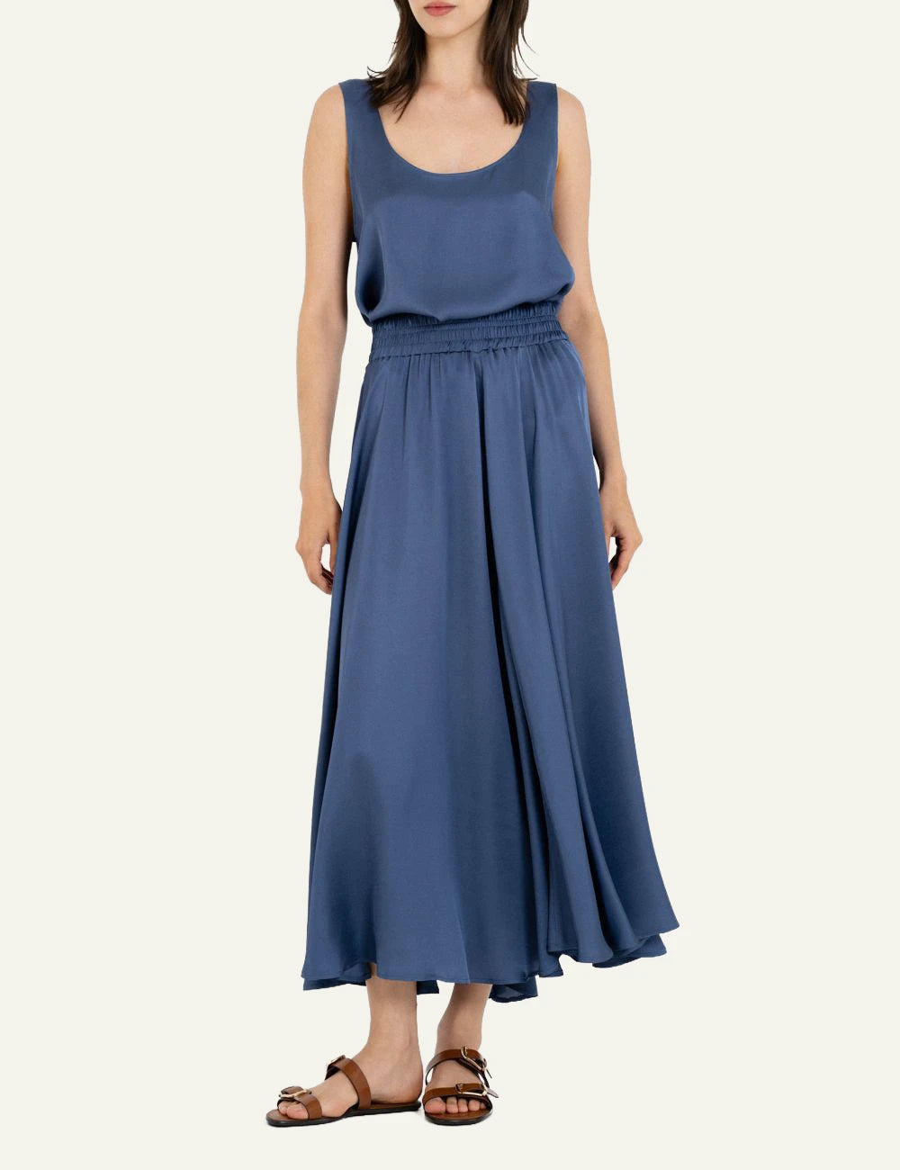 Philosophy satin fine skirt off black worn front look