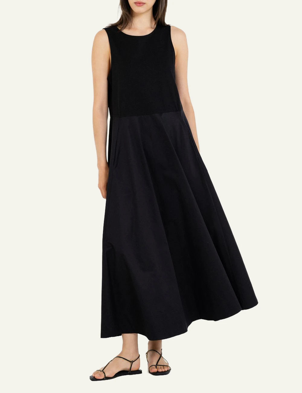 Philosophy poplin dress black model side movement