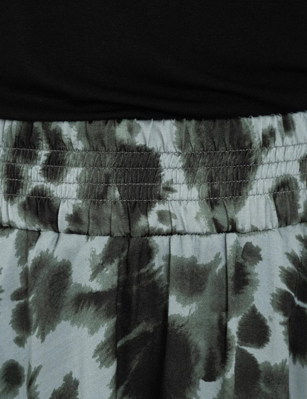 Philosophy women's dusty blue printed satin maxi skirt waist detail