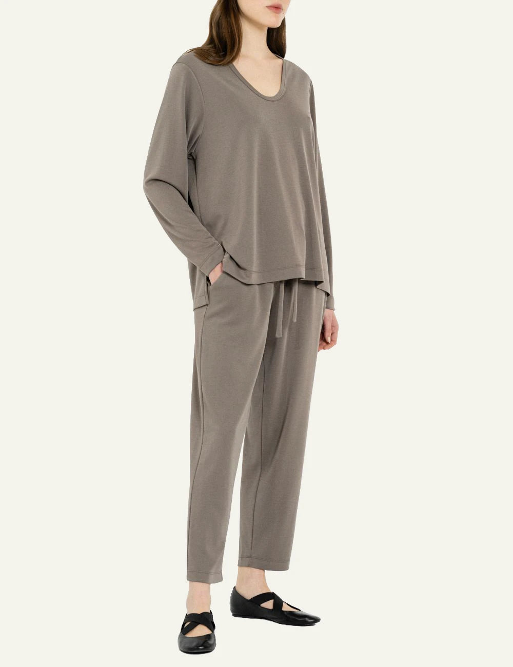 Philosophy women's taupe cupro pique V-neck top full look