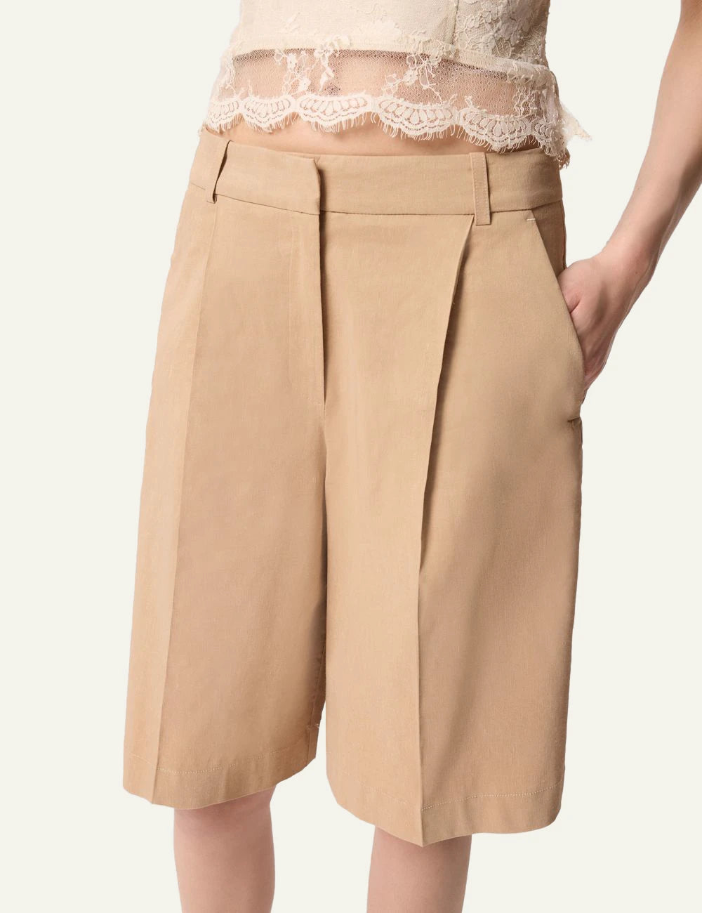 Pinko bermuda beige linen viscose wide leg front detail view