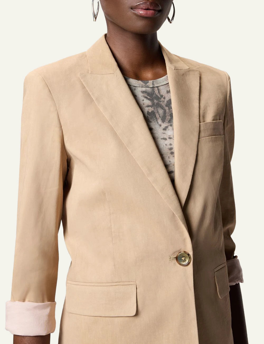Pinko beige linen viscose blazer single button front detail view