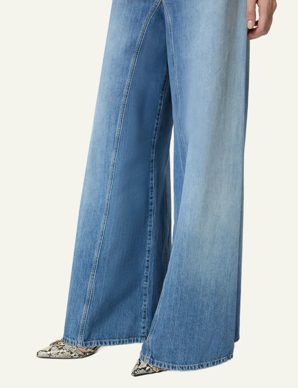 Pinko wide leg jeans denim blue vintage wash front detail view