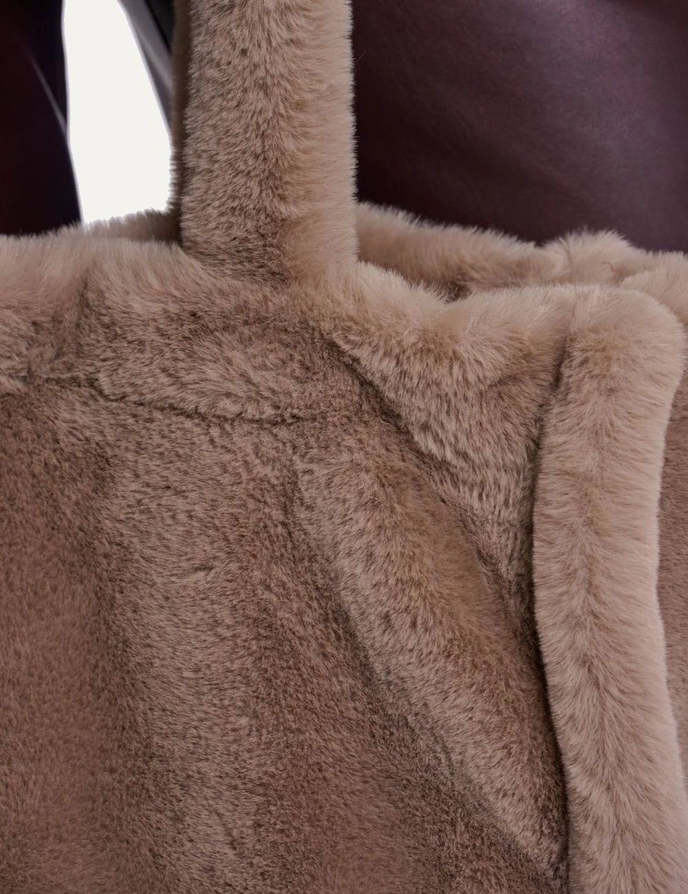 Rino &amp; Pelle women Daan Mocha Latte faux fur shopper bag detail