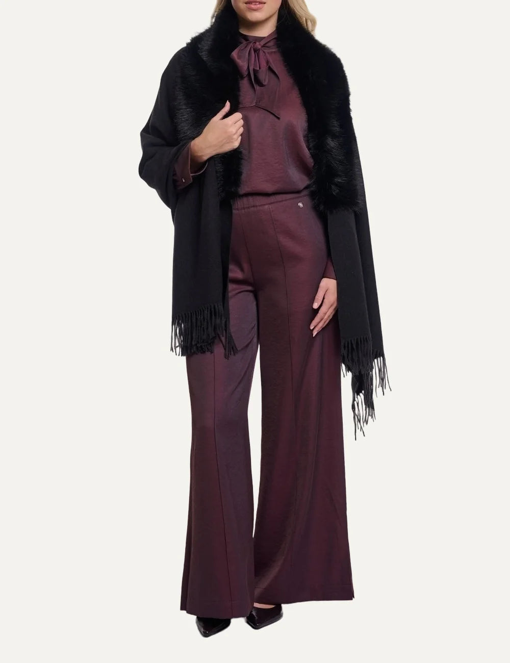 Rino &amp; Pelle women's black cape with faux fur collar and fringes full body
