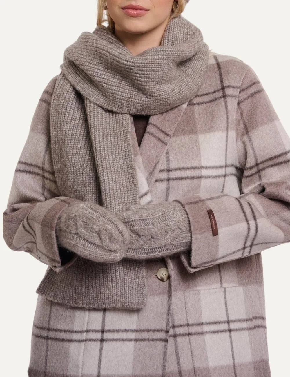 Rino Pelle women's toffee blend knitted mittens with cable-knit pattern and soft textured finish model