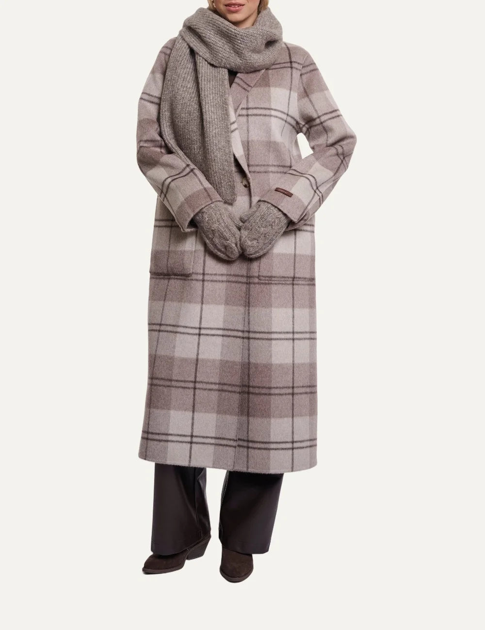 Rino Pelle women's taupe grey knitted scarf with ribbed texture and long rectangular design.