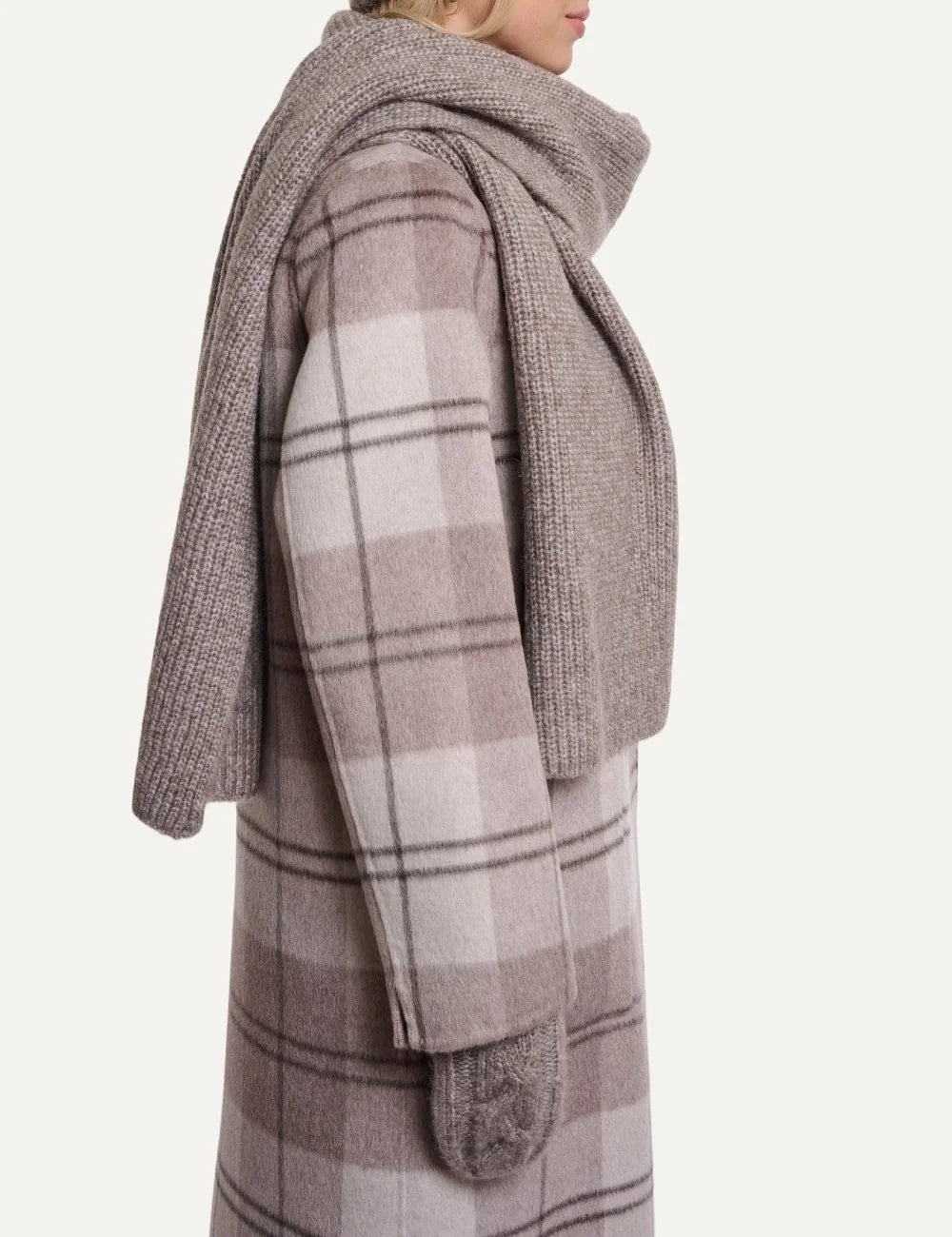 Rino Pelle women's taupe grey knitted scarf with ribbed texture and long rectangular design side