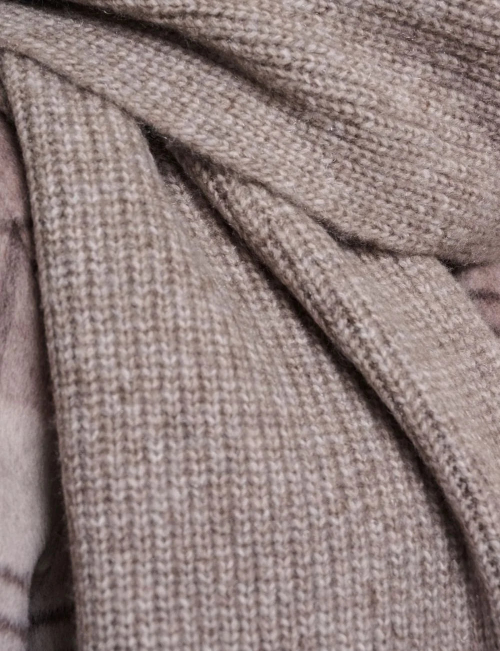Rino Pelle women's taupe grey knitted scarf with ribbed texture and long rectangular design detail