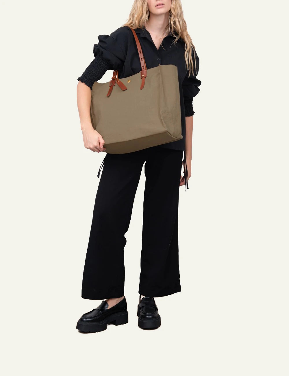 Roberta Pieri olive large tote bag brown leather handles front model view