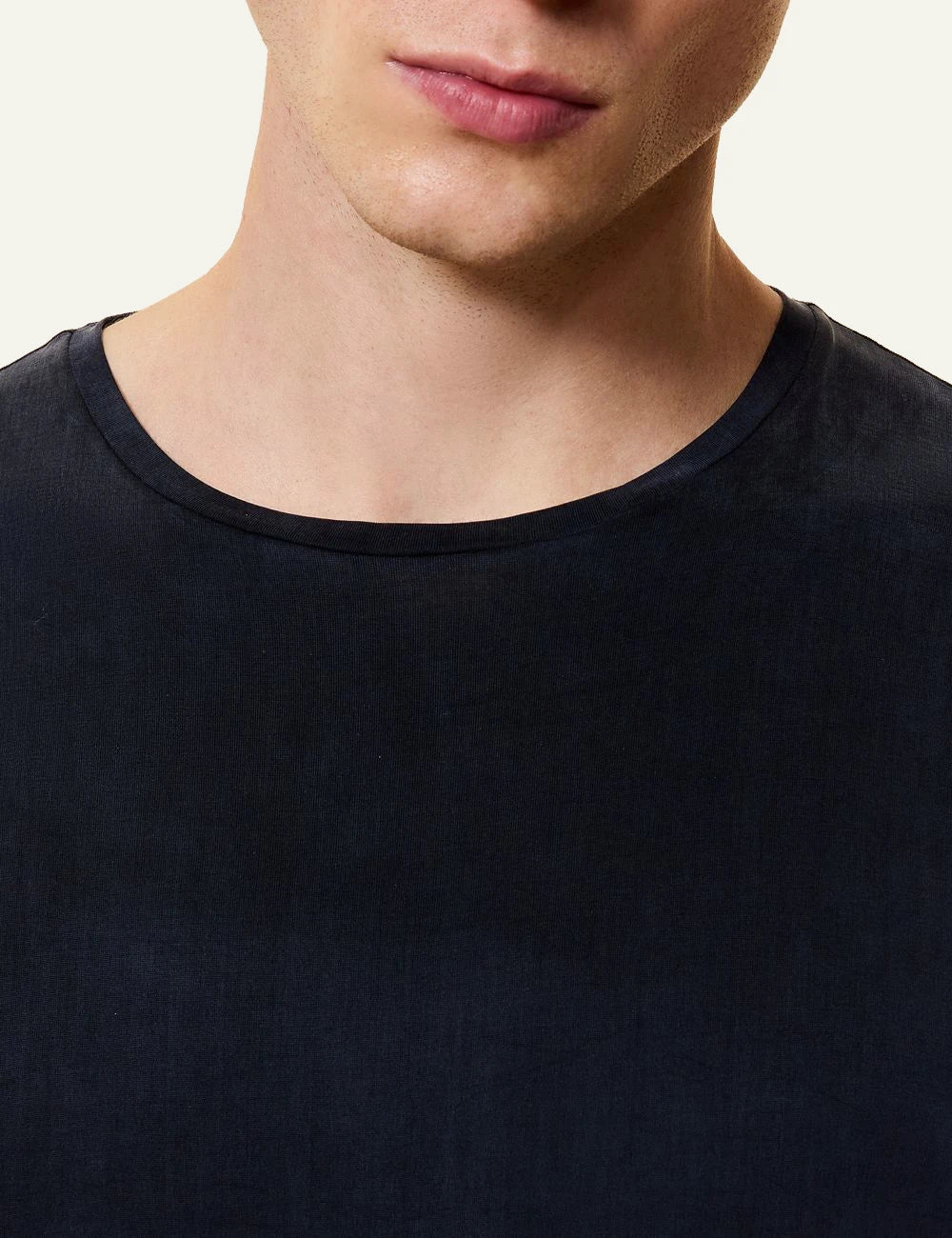 rrd cupro t-shirt navy minimal short sleeve front model view