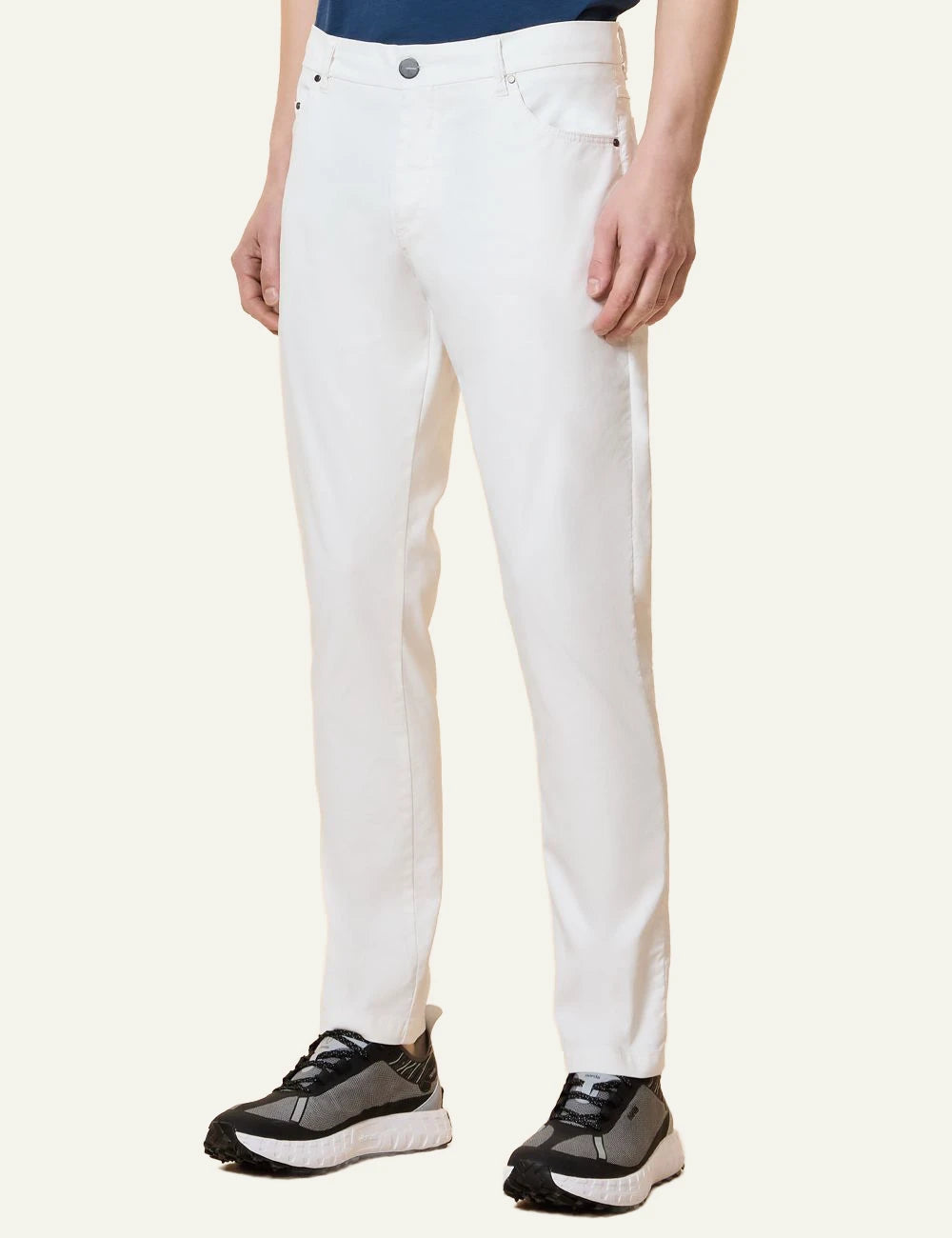 RRD five pocket pants white techno twill clean side view.