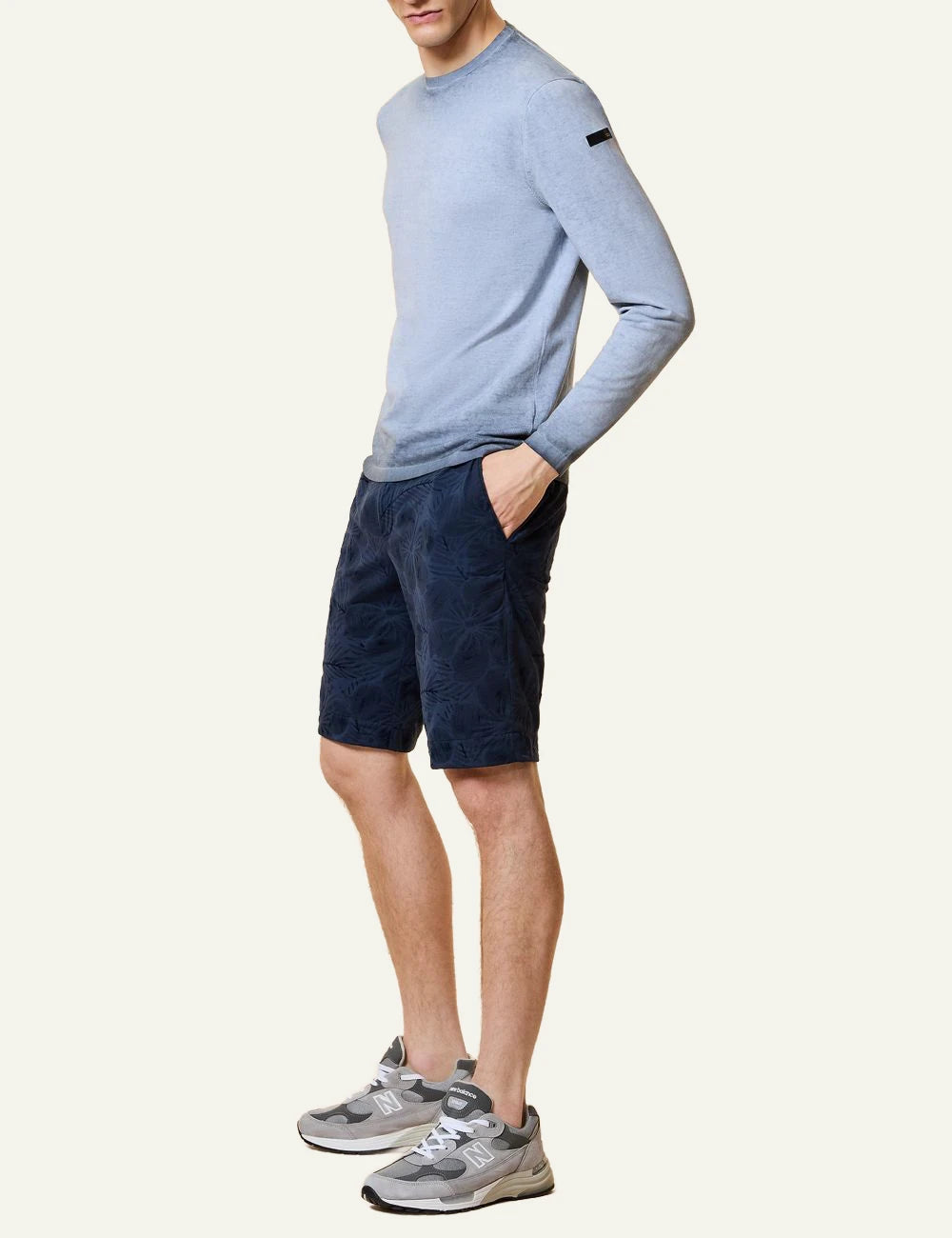 rrd velvetflex hibiscus chino bermuda blue black floral print front full body view