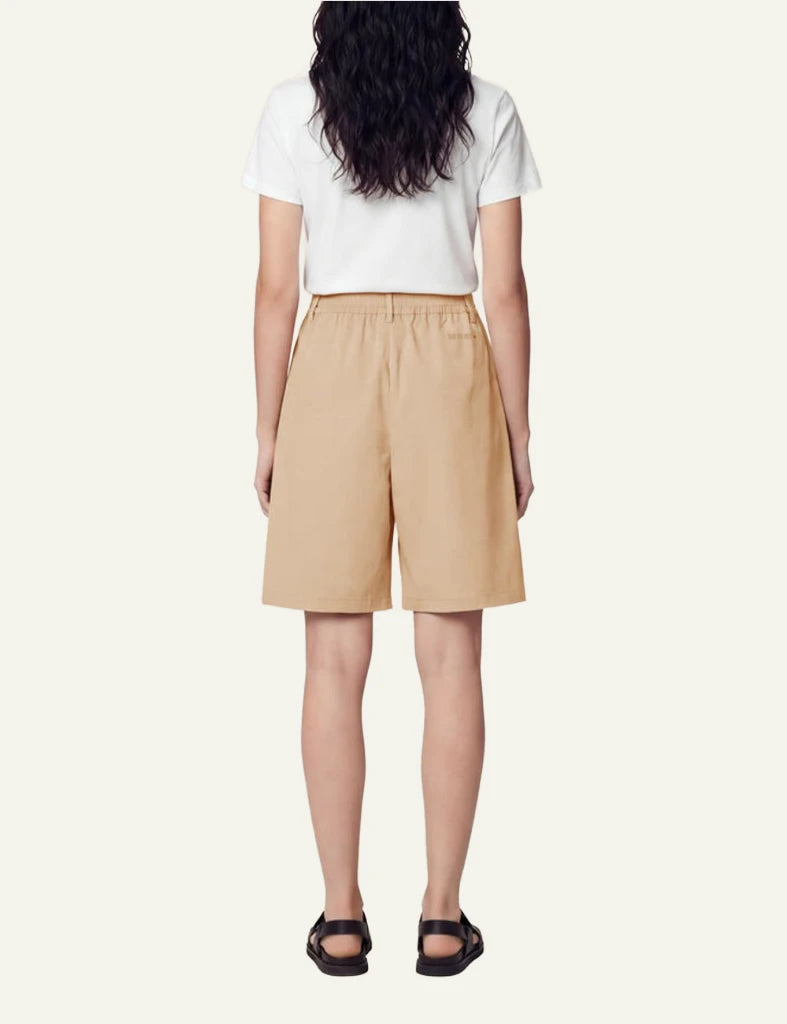 Save The Duck Lysandra shorts beige clean front view pleated mid waist back model view