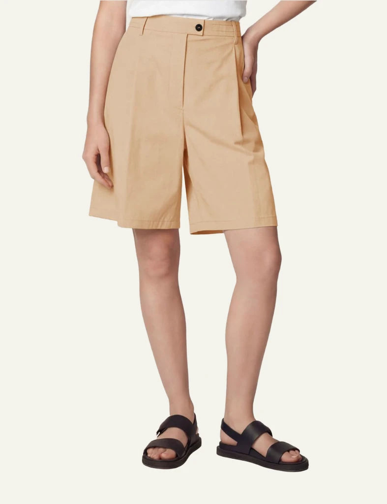 Save The Duck Lysandra shorts beige clean front view pleated mid waist front model view