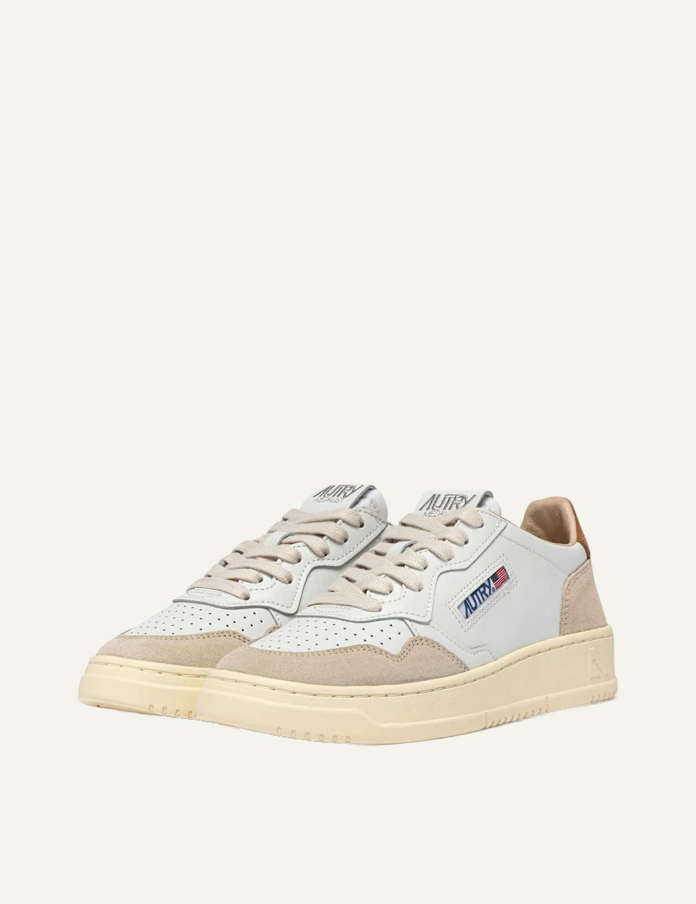 Women's Autry Medalist white leather and beige suede sneakers with rubber sole angled