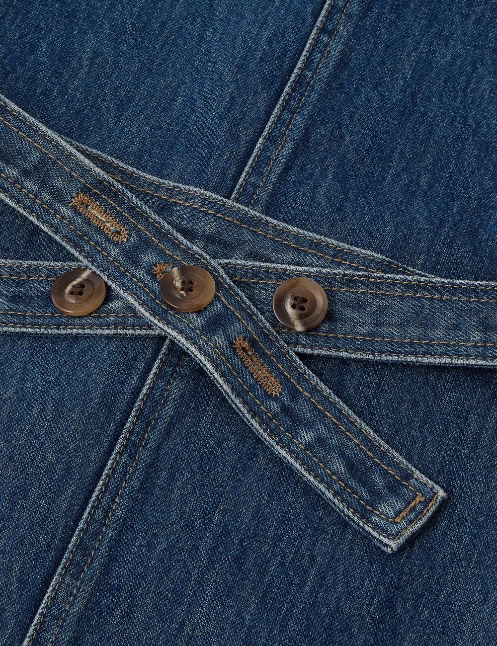 Soeur Chance bleu vert sleeveless denim top fitted organic cotton belt detail front detail view