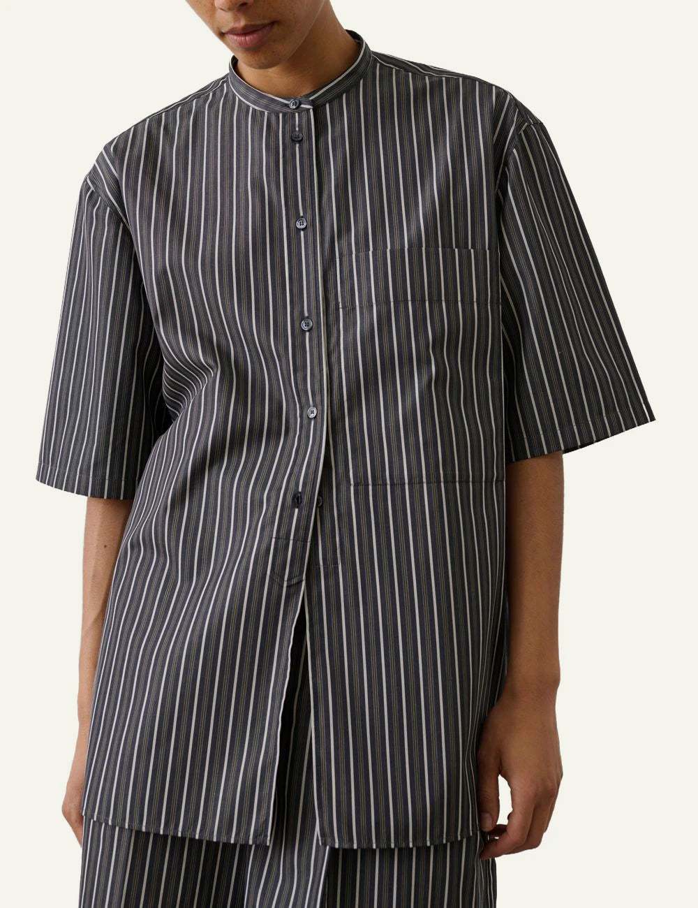 Soeur Hannah shirt black striped cotton poplin short sleeve front model detail view