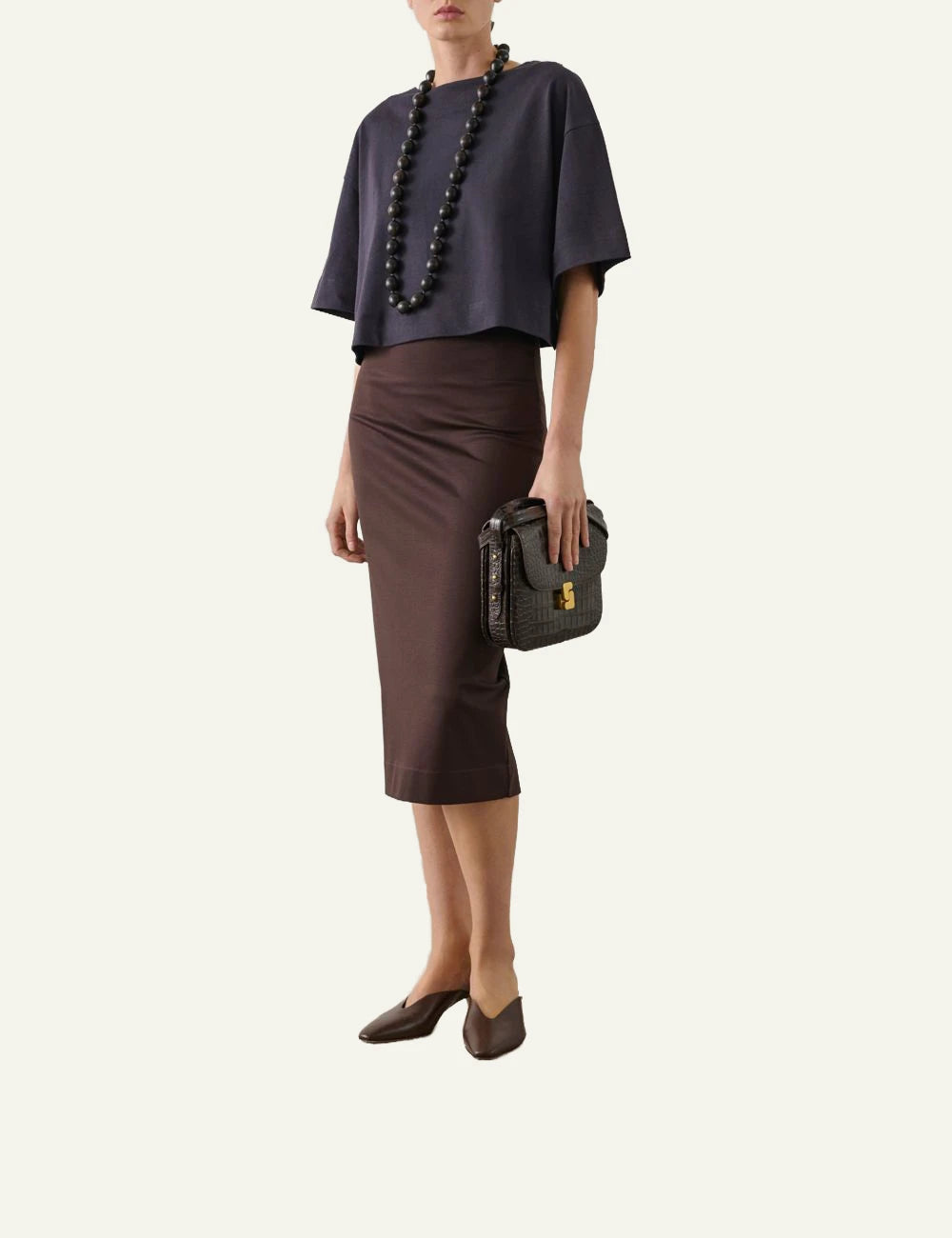 Soeur Davina loose cropped t shirt recycled cotton dark brown front full body