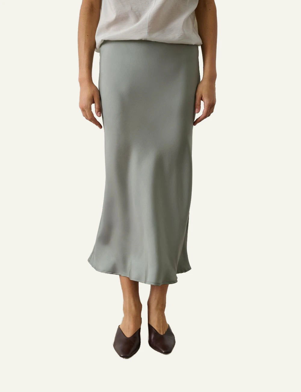 Soeur Fever skirt grey midi bias cut fluid twill front model