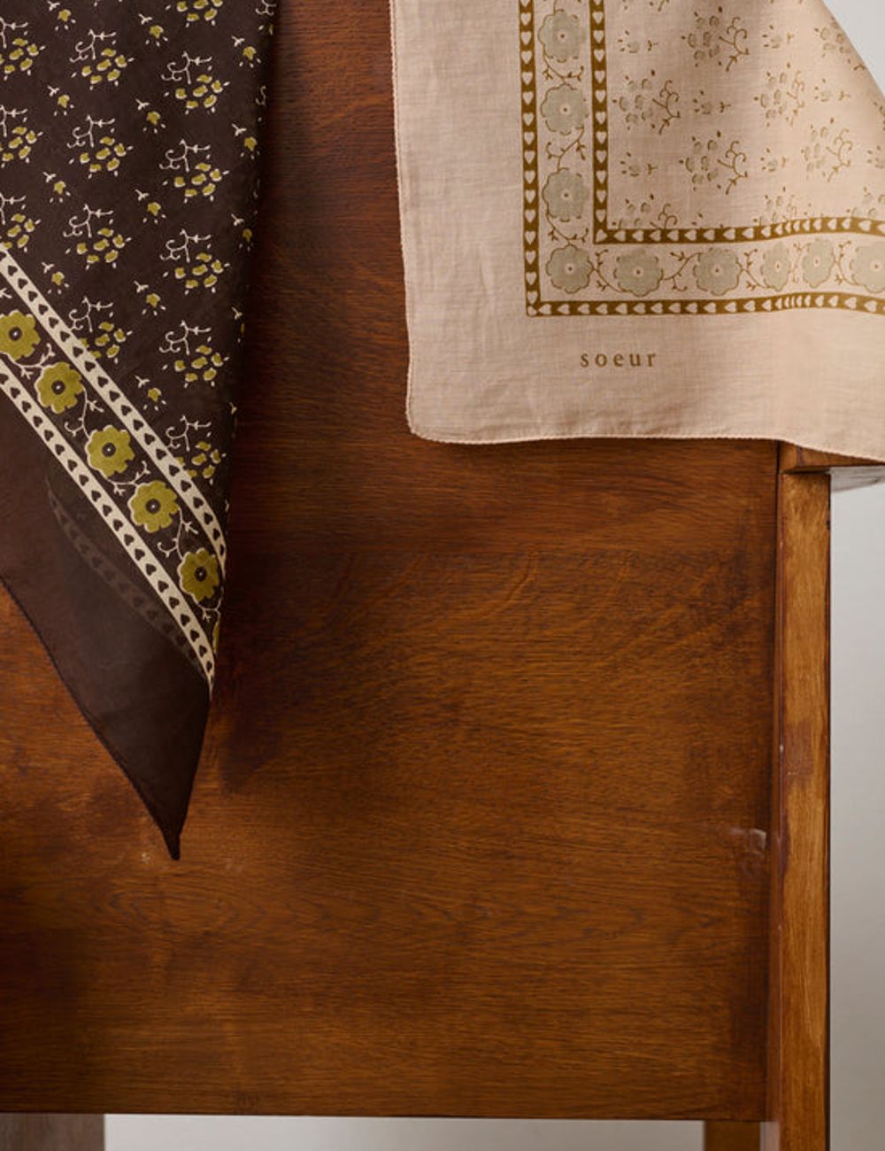 Soeur foulard scarf beige floral print square detail logo