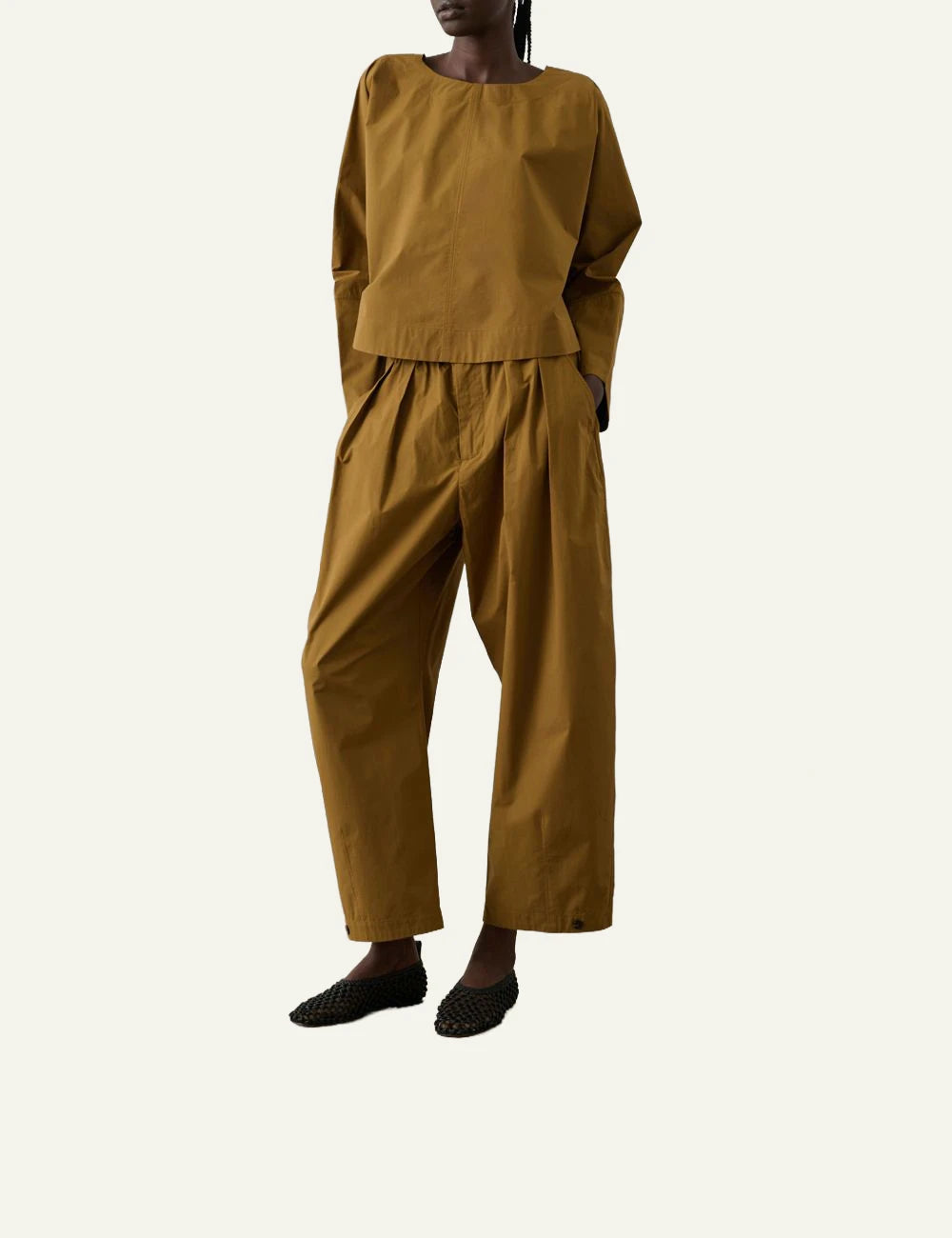 Soeur Vernon trousers camel loose fit elastic waist front full body