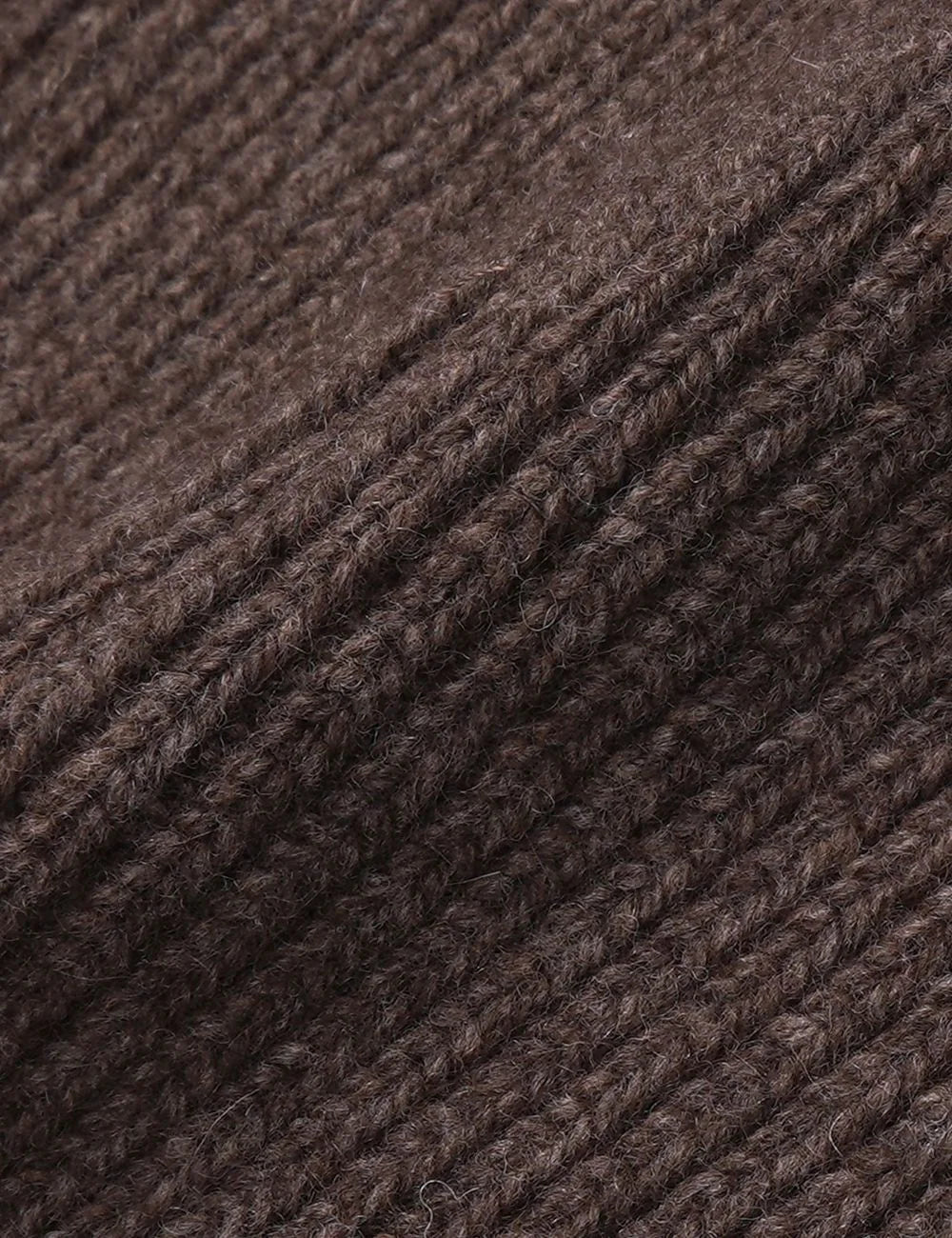 Sporty &amp; Rich SRC cashmere beanie toffee ribbed front detail view