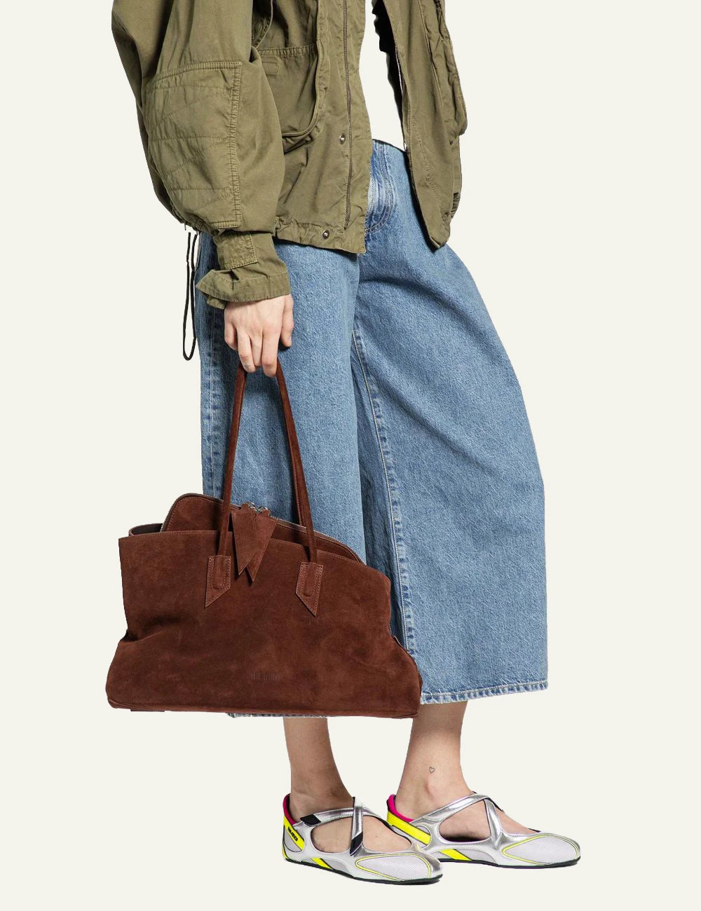 The Attico La Passeggiata M bag light chocolate suede front view model