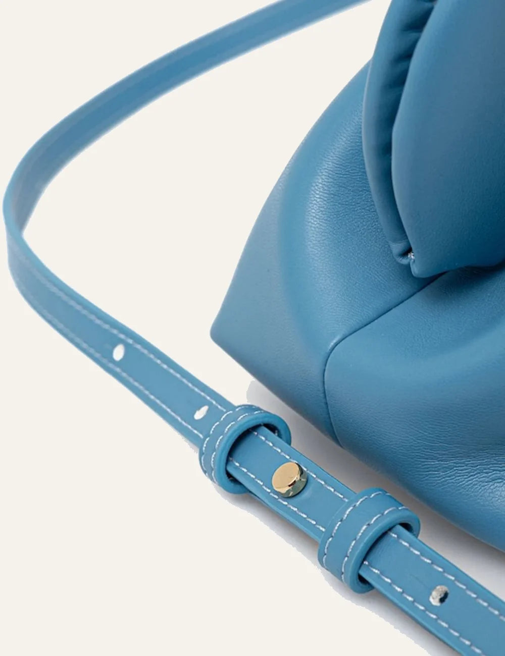 Themoire Bios bag blue strap view