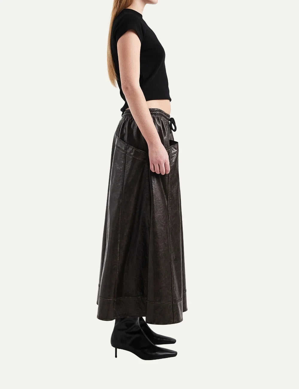 Topshop women's dark brown faux leather midi skirt with elastic drawstring waist, side pockets and flared silhouette side