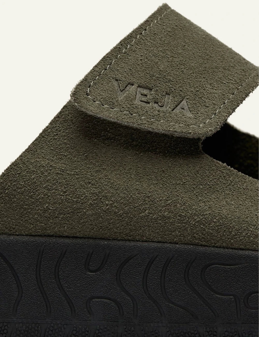 veja etna suede khaki slide detail