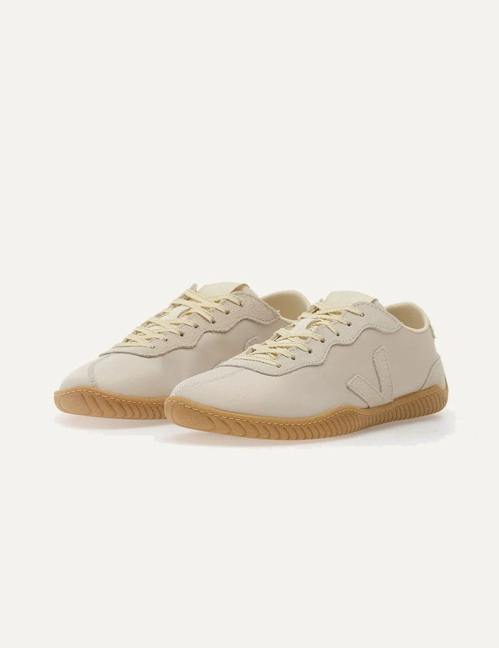 veja jitsu leather sneakers beige gum angled view