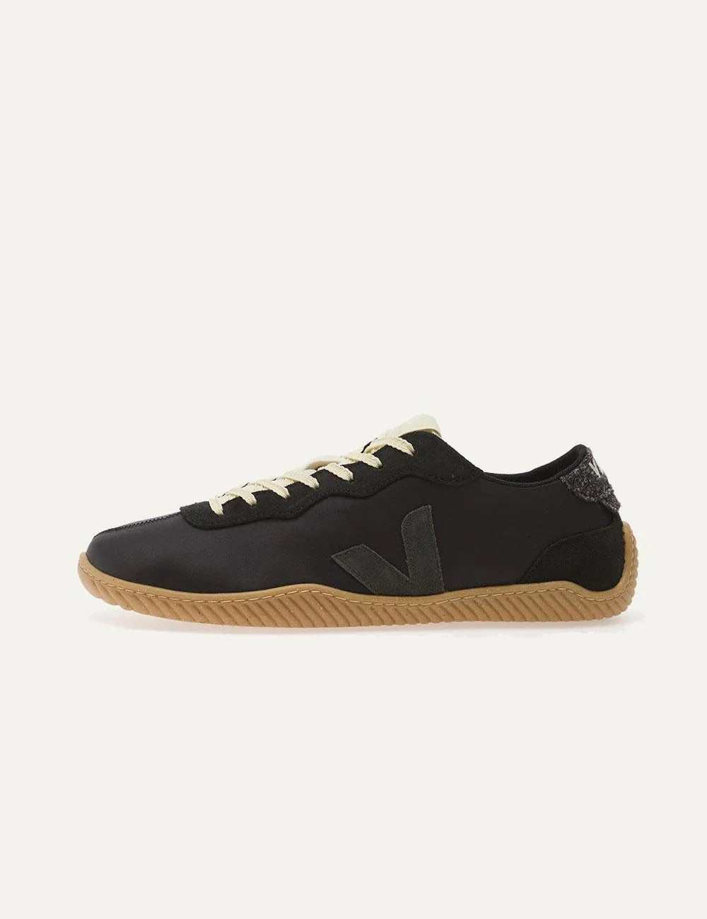 veja jitsu leather sneakers black gum profile view