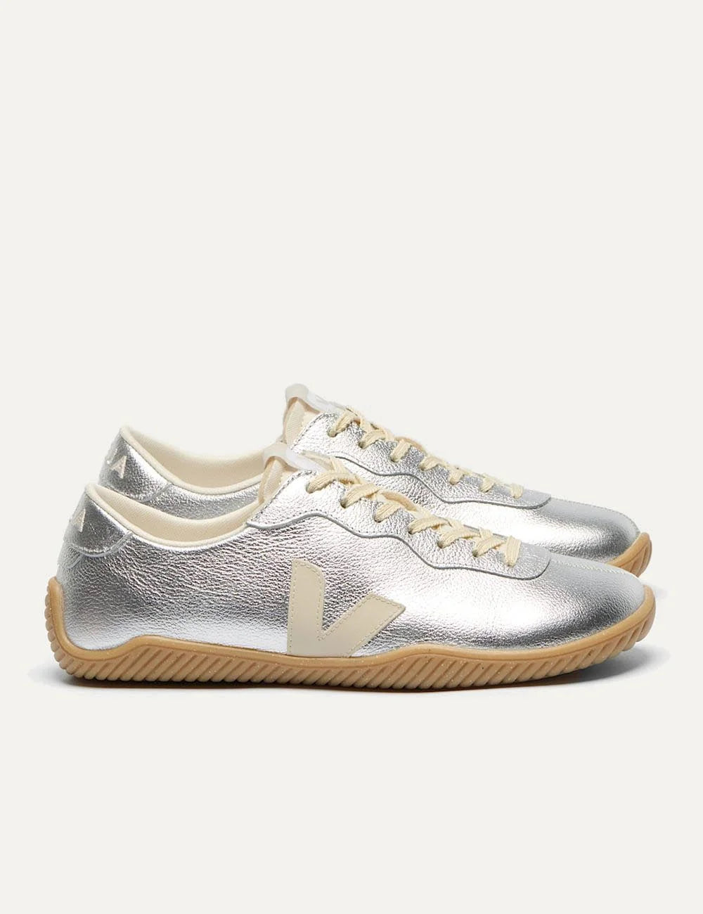 veja jitsu leather sneakers silver gum angled view